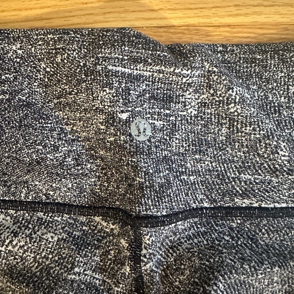 Lulu Lemon Leggings. Size 12. - Picture 3 of 3